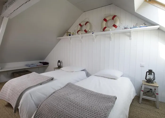 Vue Port-en-Bessin-Huppain